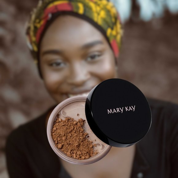 Medium  Bronze Silky Setting Powder - Mary Kay - Picture 6 of 6